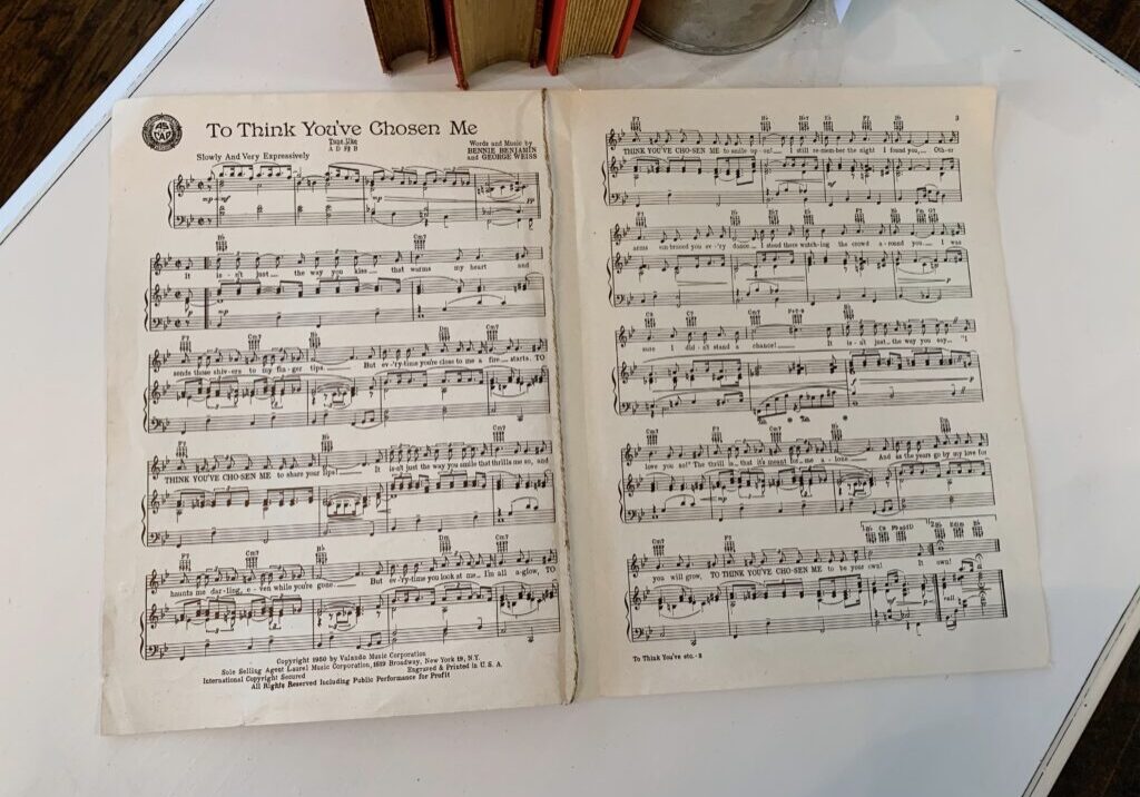 Sheet music "To think you've chosen me" displayed for Valentine's Day